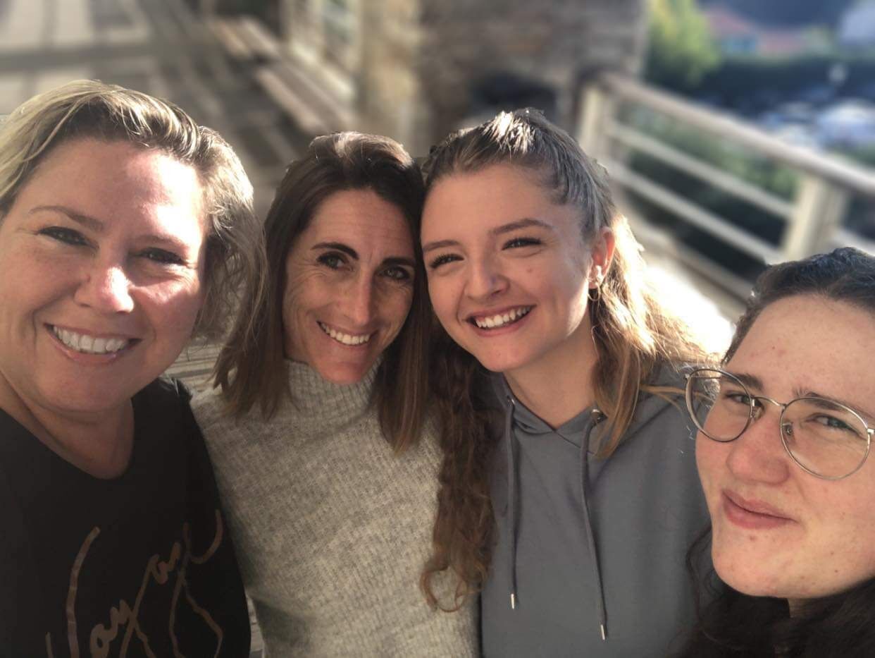 Quatre participantes souriantes lors d'une formation THOT Évolution